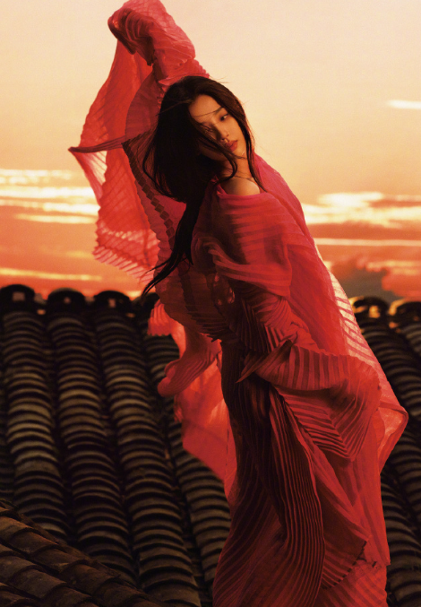 太好了！是24小时1409w销售额，31w+销量；是内娱女星杂志销量第1，内娱杂