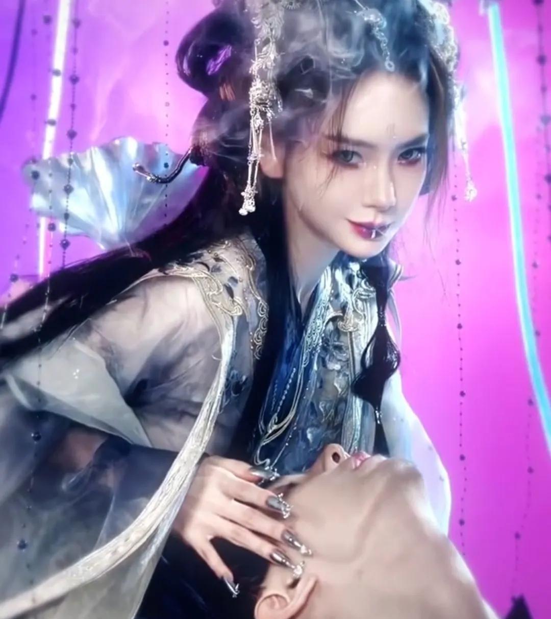 翻翻戚薇的评论区，最火的评论都是“除了戚薇和戚百草没见过第三个姓戚的 。”没见过