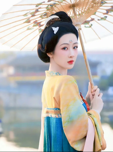 杨紫变身唐朝贵妇