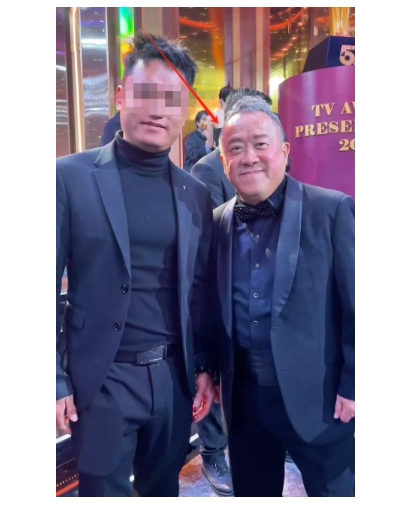 这场TVB的年度颁奖盛典真是星光熠熠，看得人眼花缭乱啊！曾志伟、杨怡（杨茜尧）、