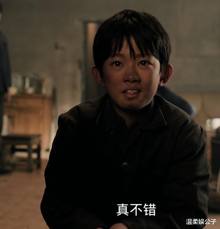 看到张艺谋的新女主角，再看王家卫的李宛妲，真是没对比就没伤害（王家卫张艺谋地位对比）-第1张图片-九妖电影