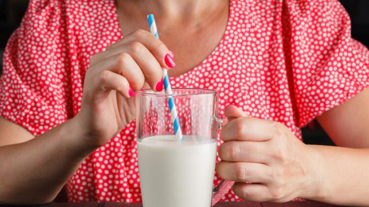 天天一杯牛奶，夫妻俩相继确诊肝癌？医生叹息：3个错误别再犯