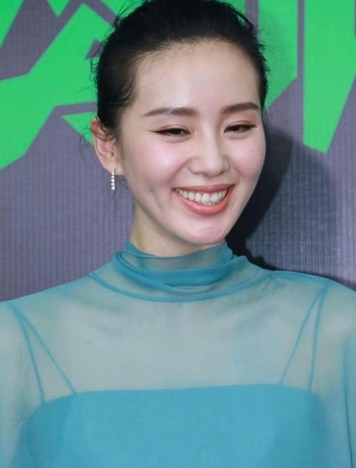 看看刘诗诗的近距离高清照片，皮肤真的超棒