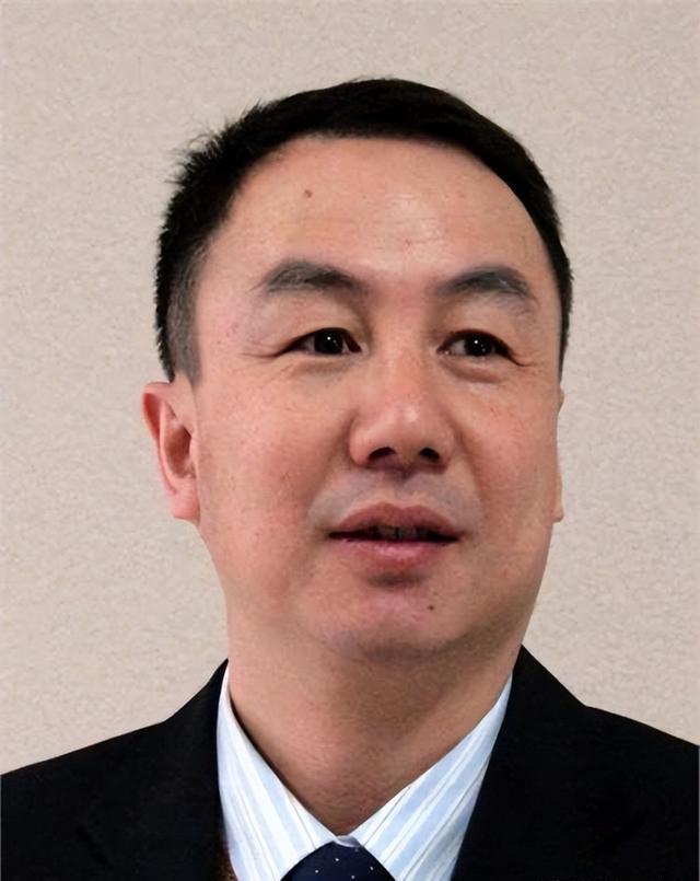 背叛丈夫和医生相好，转移丈夫12亿，靠一首歌在春晚爆红的她真狠（我背叛了老公怎么能给他找回尊严）-第13张图片-九妖电影