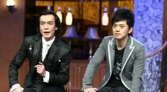 王菲翻唱《传奇》陷版权风波，李健后知后觉引乌龙