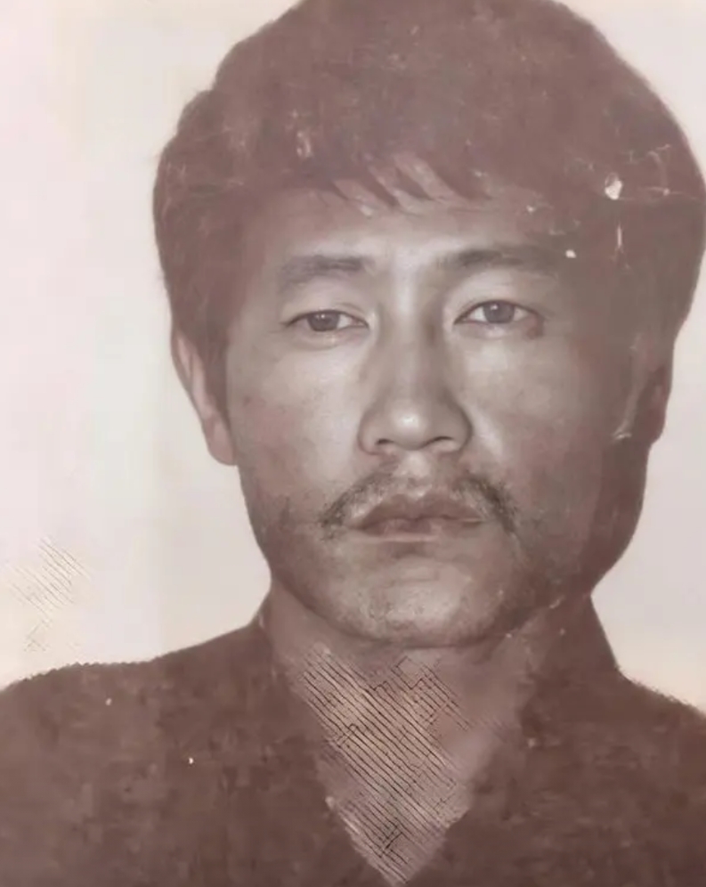 当年李正光来四九城，到底是谁提携了他？李正光原本是东北犯罪集团乔四手下的金牌打手