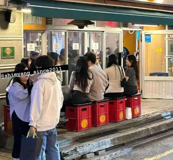 大S既然有自己的生意，为什么还一直纠缠前夫哥？大S和具俊晔在韩国开的小饭馆，这样