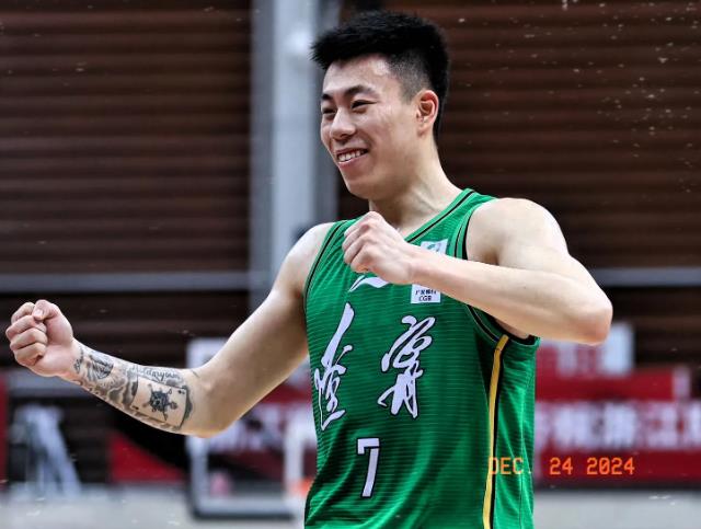 CBA常规赛过半！看了排名 4点惊到我了
1）辽宁队真的退步巨大！前5都排不上号