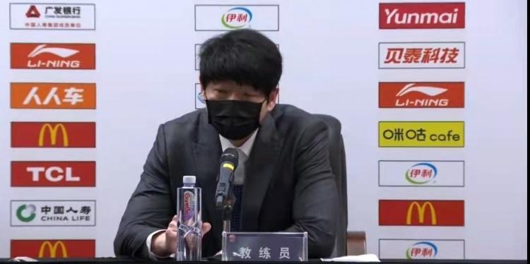 冰火二重天，邱彪赛前信心满满要击败新疆，输球后，赛后指责球员无拼劲，一无是处。球