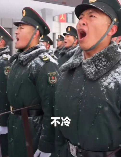 沈阳迎回第十一批43位在韩中国人民志愿军烈士遗骸。

沈阳迎来降雪，在零下10℃
