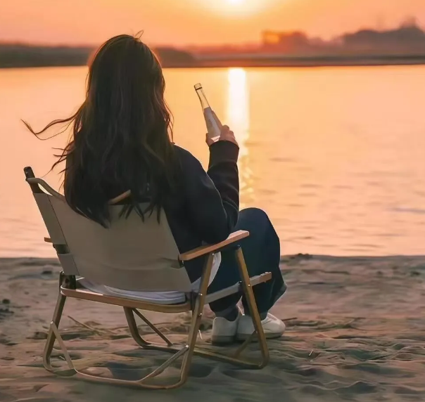 我真的太幸运了，能遇到这么好的婆婆！她每月退休金有 6000 多块，也不知道够不