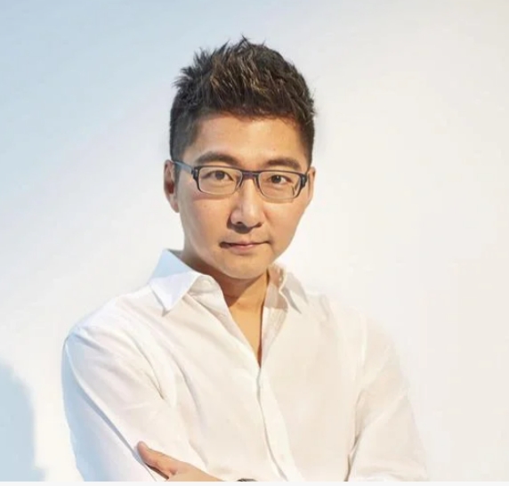 赵胤胤：澳洲华裔钢琴家的璀璨之旅