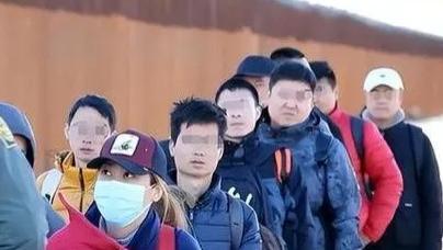 美半年包机遣返四批中国人，中方态度明确