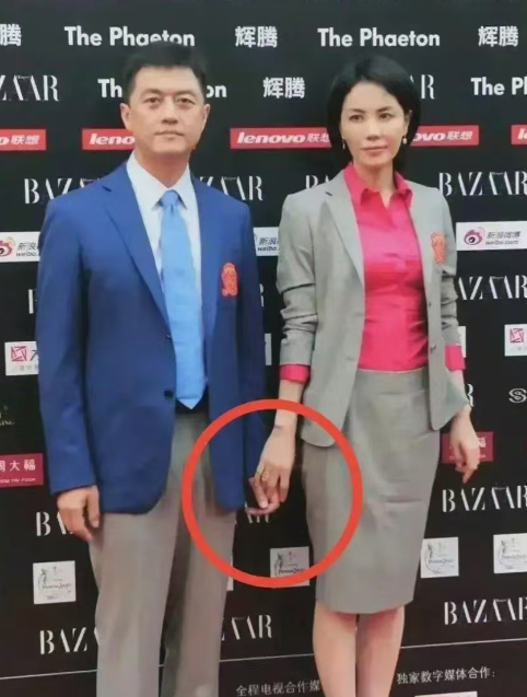 一次杨澜采访王菲：“你在家做饭嘛”
王菲说：“我不做饭，如果饭都让我做，那我真的