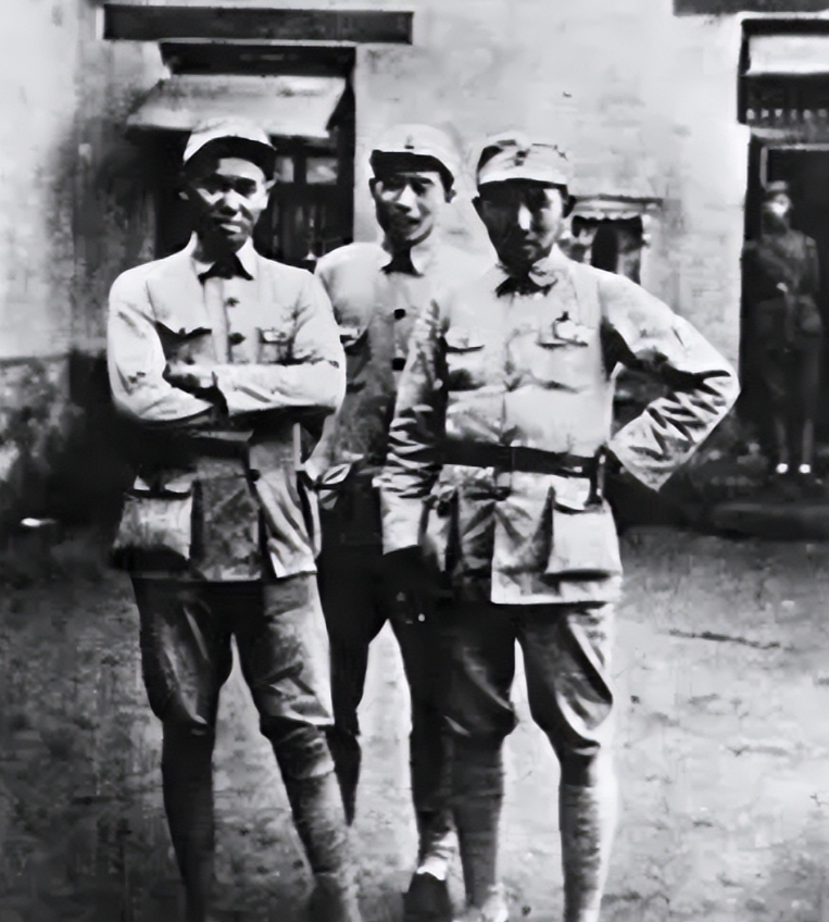 老红军重聚首，杨得志迎恩师，李聚奎情谊深