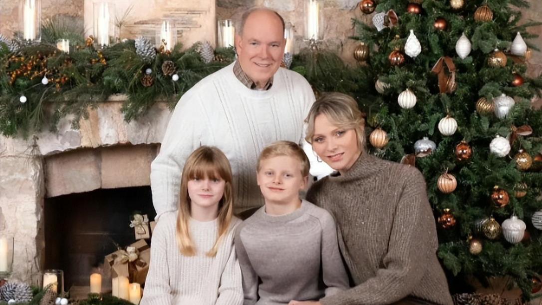 46岁夏琳王妃还是很美，一年买了139套新衣服，不在乎丈夫出轨