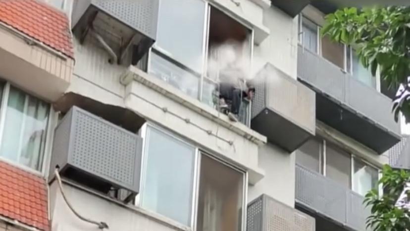 惊心动魄！91岁老婆婆从四楼跌落，竟奇迹生还