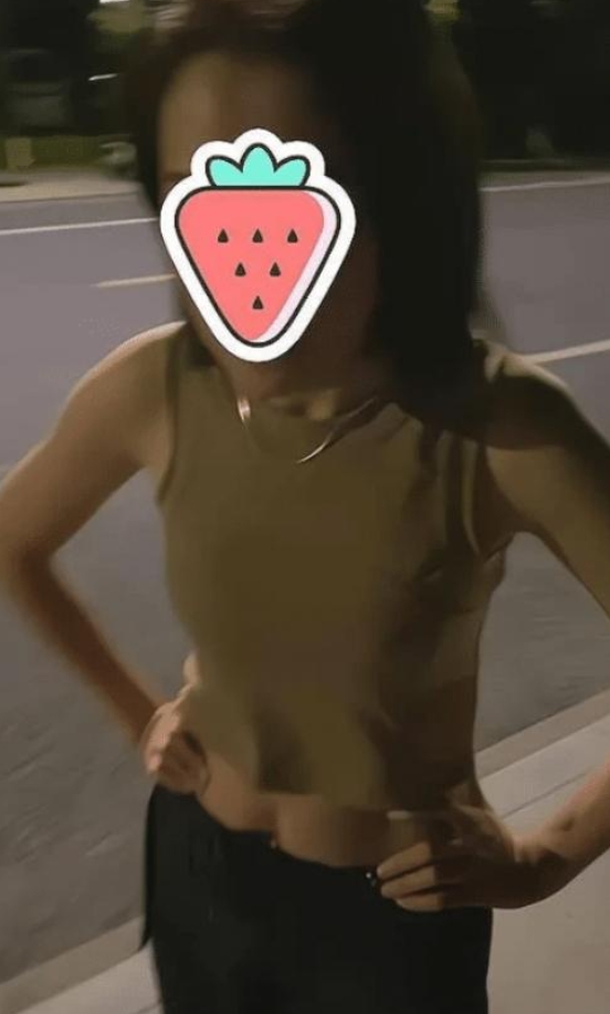 上海静安，一男子去采耳店找了位女技师服务，二人还发生了关系，事后付了695元的采