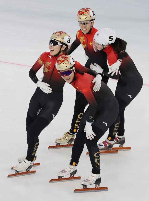 亚冬会，中国夺得短道速滑女子3000米接力金牌!

2月9日，中国女队夺得第九届