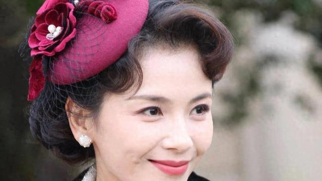 刘涛新剧杀青，她在这部剧里的造型真好看，俏丽又洋气，好养眼