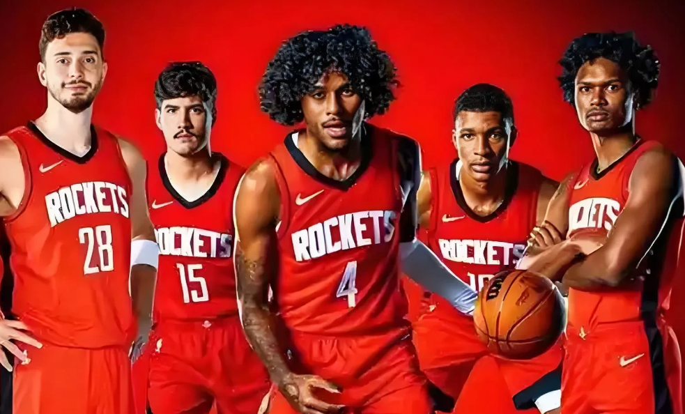 火箭今天主场对上快船，火箭三军用命，一场酣畅淋漓的大胜。点评一下火箭个人表现。史