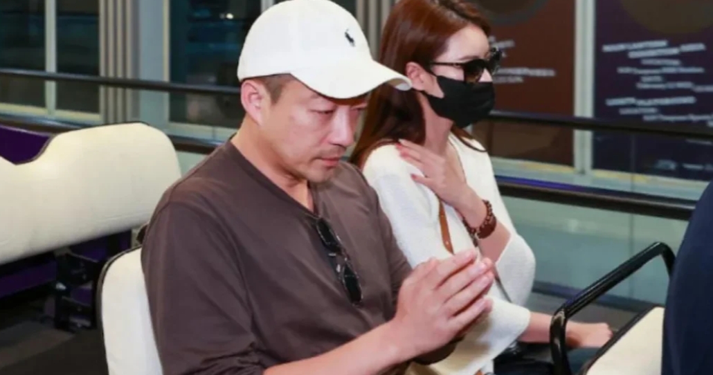 台媒爆料，大S突然病逝的消息让汪小菲遭受沉重打击，忧郁症和躁郁症严重复发。友人透