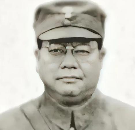 1938年，桂军189师长俘虏了两名日军。看着日军矮小的身材，师长灵机一动，想到