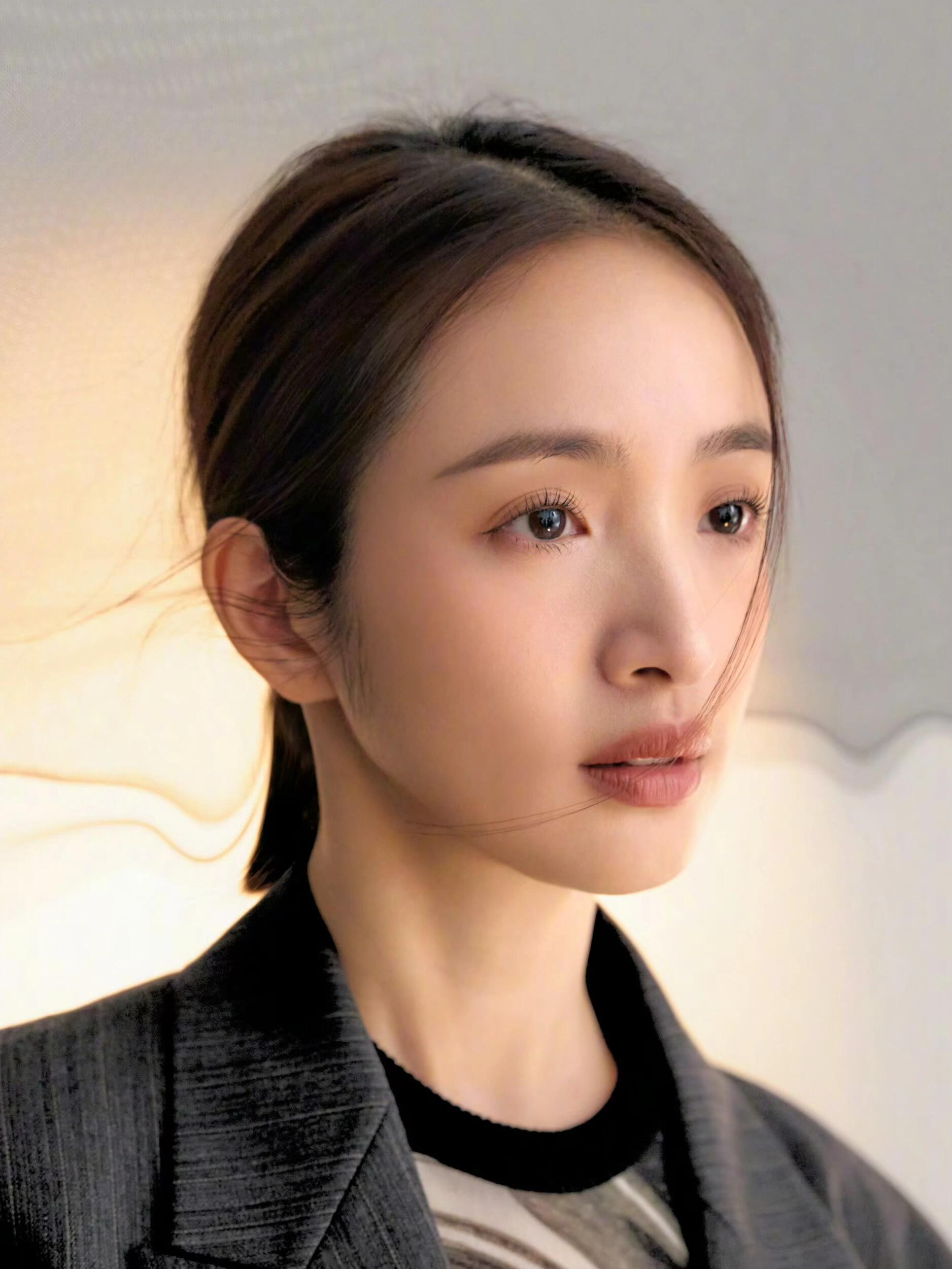 林依晨：从婚姻困境到自我绽放的华丽转身