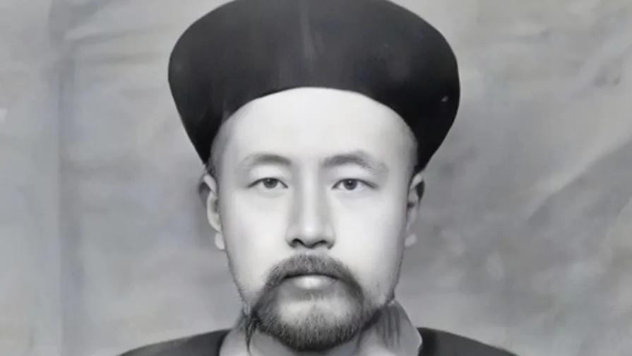 北大教授捐给博物馆一件文物，打开一看，竟是埃及国宝
