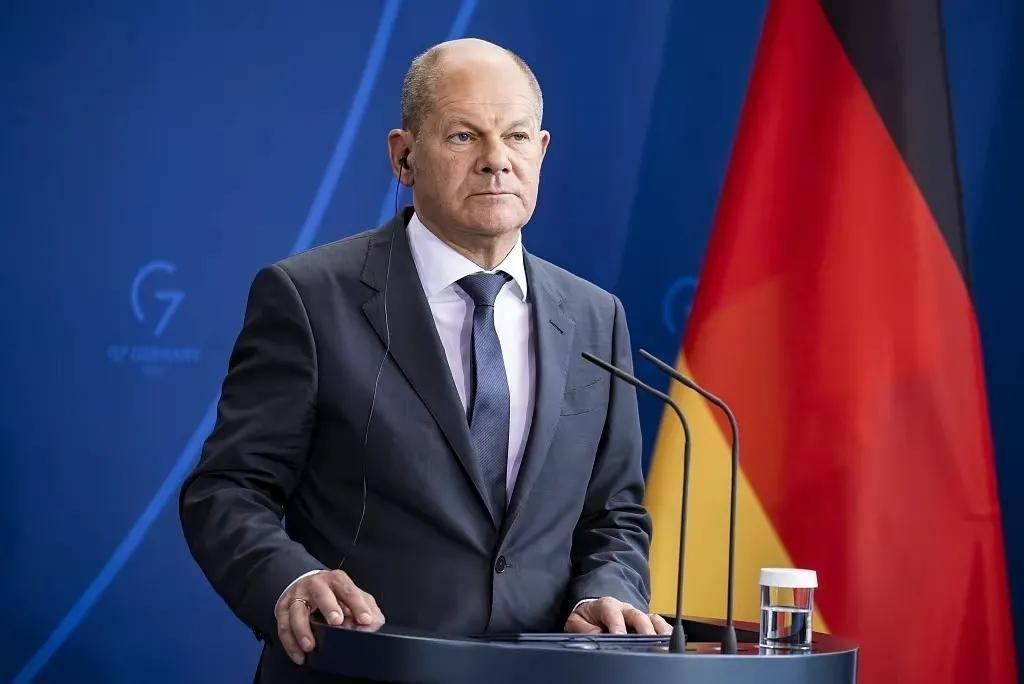 德国媒体这话说得真让人不爽！
德国媒体表示，他们抱怨说中国一边限制稀有金属出口，