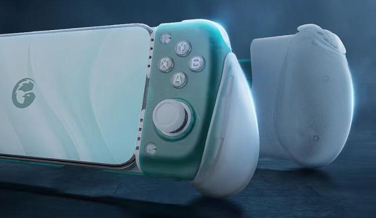 盖世小鸡 X3 Pro 北极光手柄，该手柄主打“微动按键 + 霍尔摇杆”，首发价