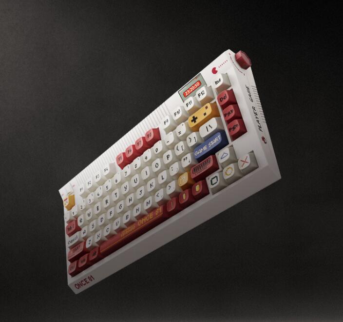 雷神旗下 ONCE81 三模机械键盘，这款键盘采用 Gasket 结构，整体采用