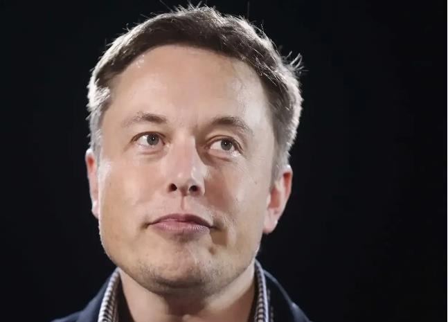 火力全开！马斯克披露了重要消息！
针对哈里斯参加美国大选，马斯克指出，哈里斯是亚