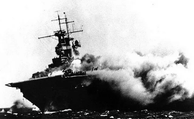 1942年9月15日，日军潜艇伊-19正在南太平洋瓜岛附近寻找猎物。突然，美军“