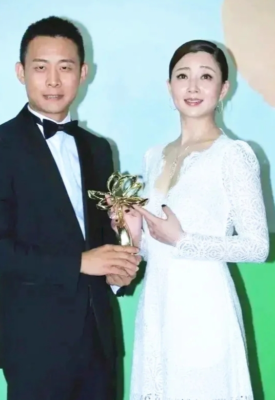 张译殷桃百花奖同框