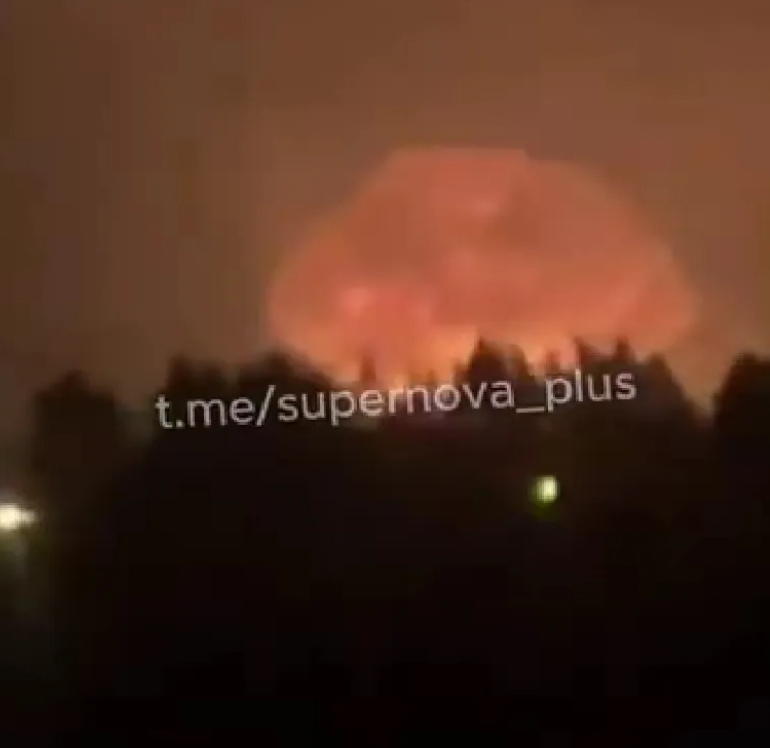 打了！6枚美制导弹扑向俄罗斯，S-400打连发，乌军取得第一个战绩

1. 美制