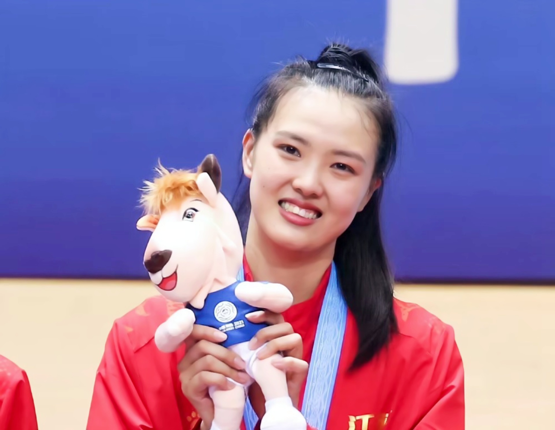 女排张常宁接替袁心玥，成为新任队长
袁心玥，这位女排的老队长，被剥夺了队长职务，