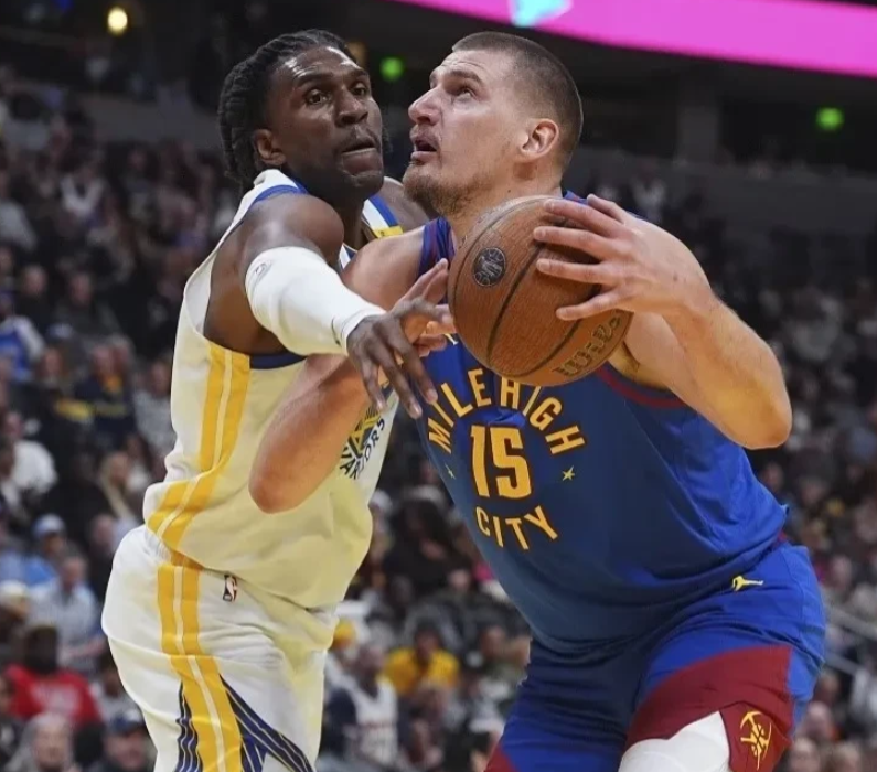 库里23投24分勇士客场115:119惜败掘金遭遇五连败，一战打出了3个不争的事