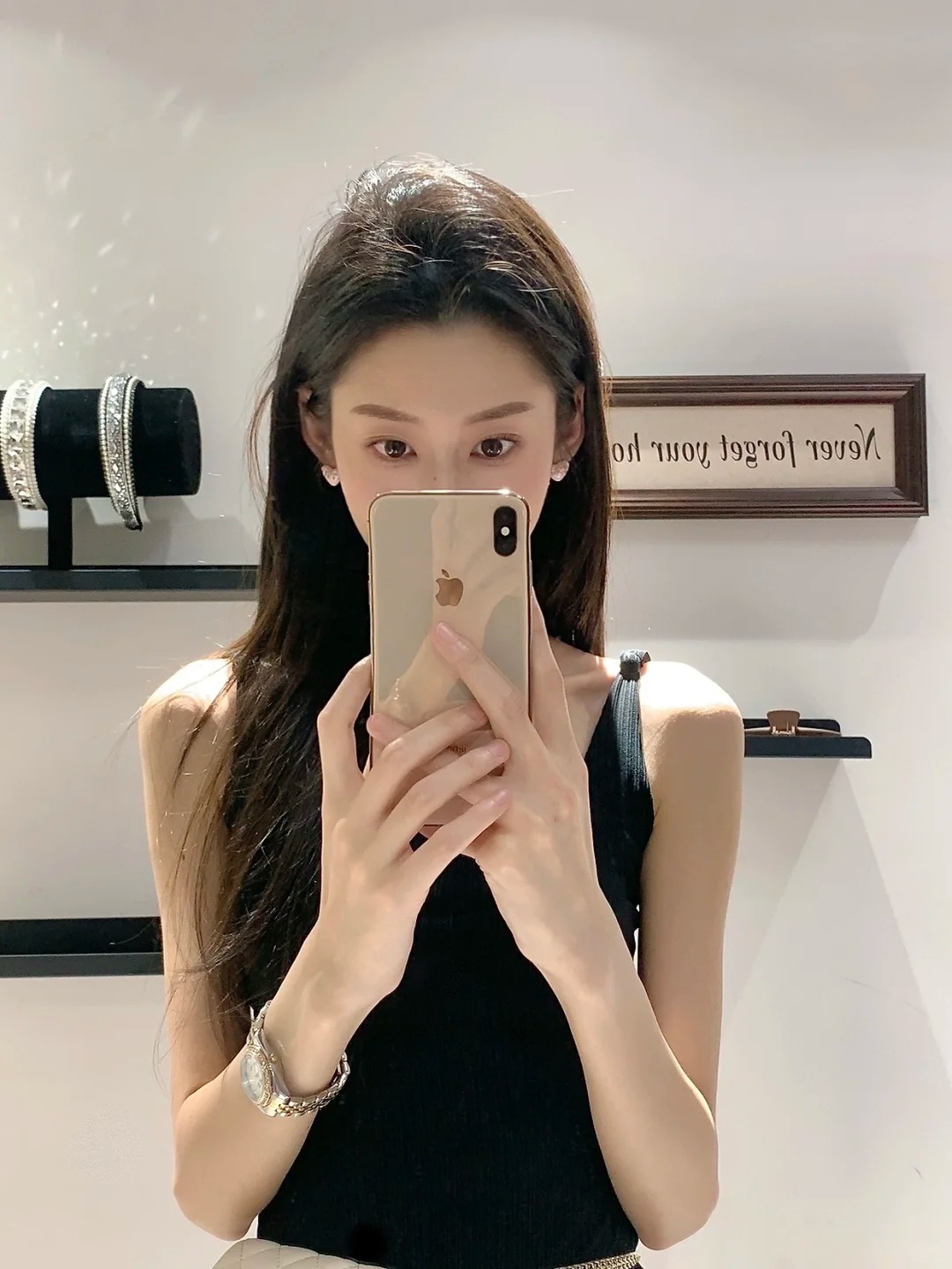 答应我一定要试试这款耳钉🥹🥹
百搭款！
休闲温柔淑女都没压力