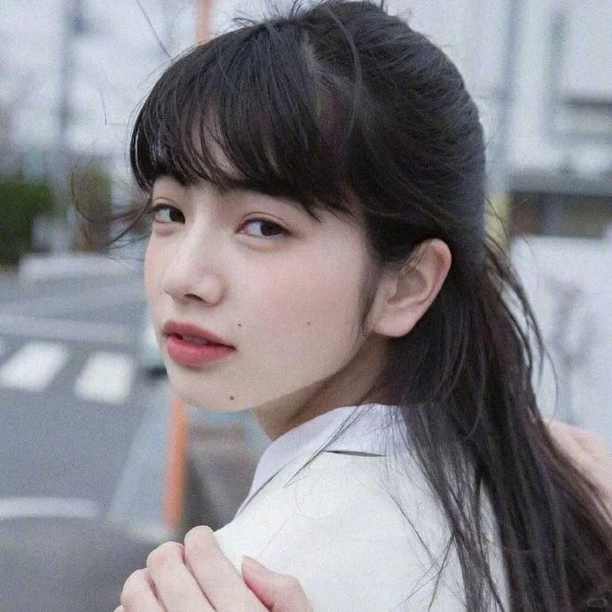 很难接受小松菜奈居然有孩子了
日本演艺圈都有种现象，天降官宣。都忘了她和菅田将晖