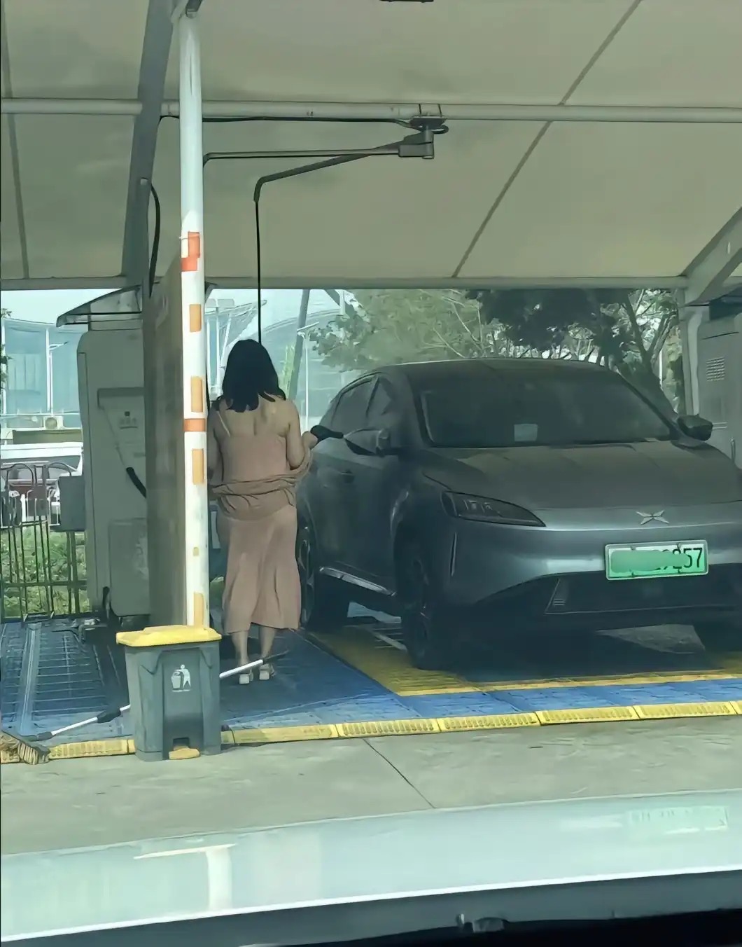 是不是要连车带人运气洗哈哈哈哈