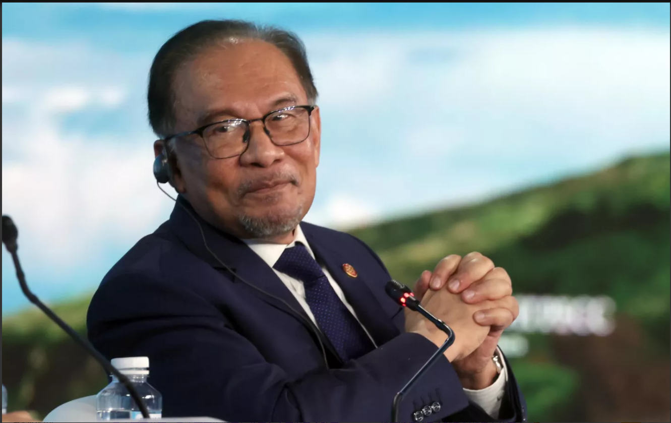 马来西亚总理：马来西亚将发展与美国和中国以及金砖国家的关系