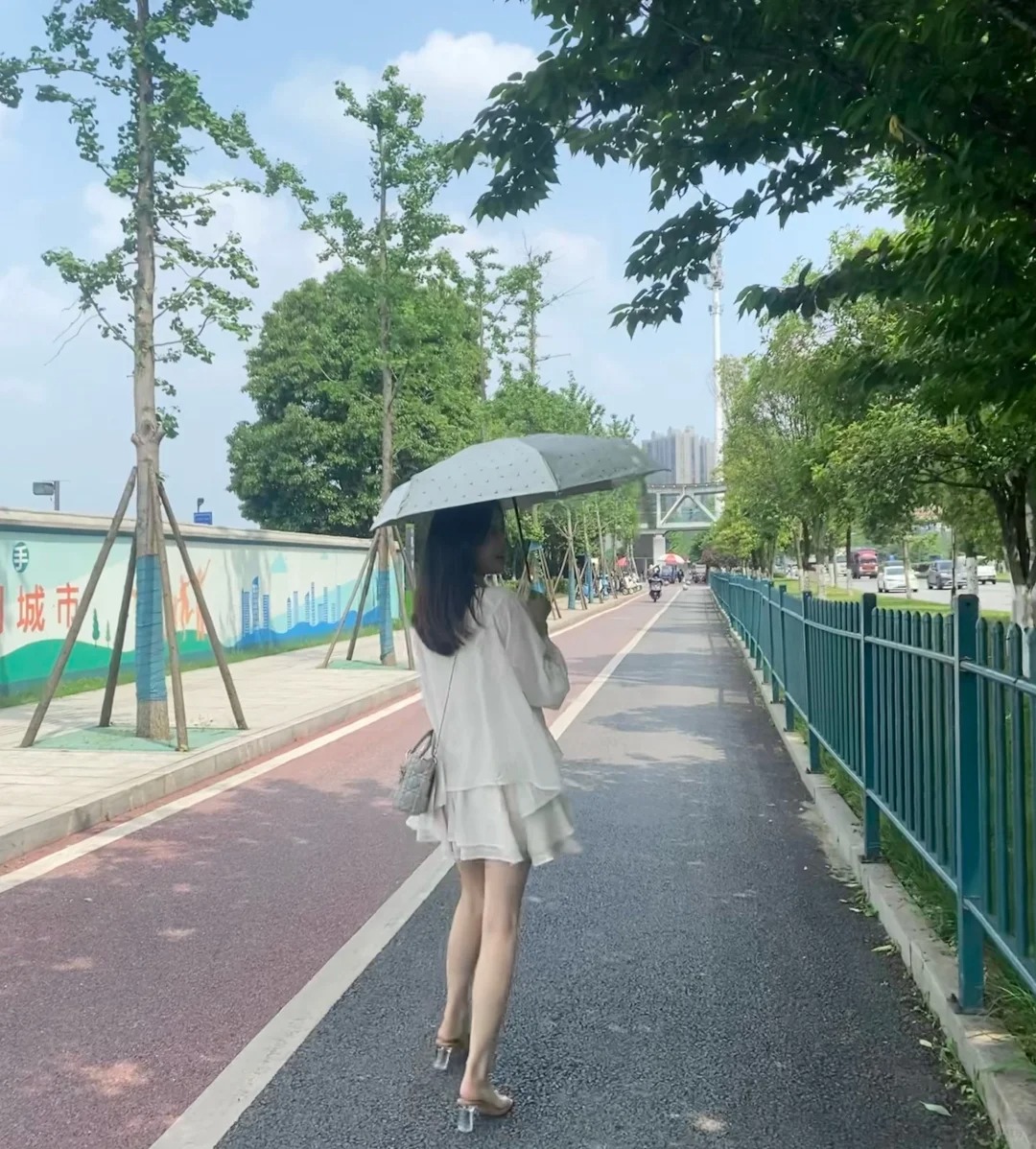 过了期待爱情的年纪
年纪越大，心越静，大家都到了权衡利弊不行就撤退的节点吗？
