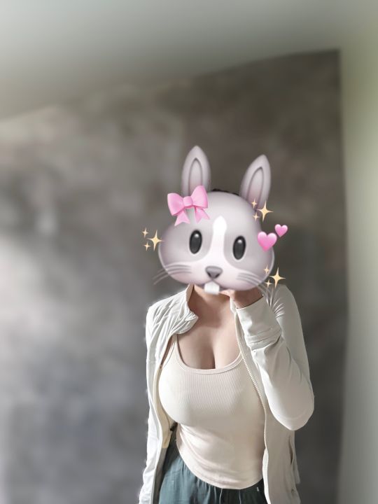 起来打扮得漂亮，马上要回家咯[比心][比心][比心]