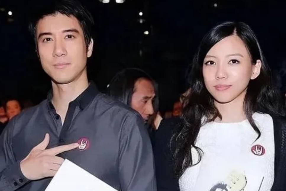 王力宏前妻现在生活的很滋润潇洒
要钱有钱，
要貌有貌，
还有孩子，还是自由身
她