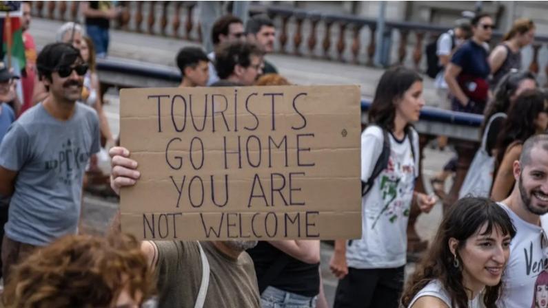 欧洲反旅游抗议潮再起！旅游业缺乏可持续的管理