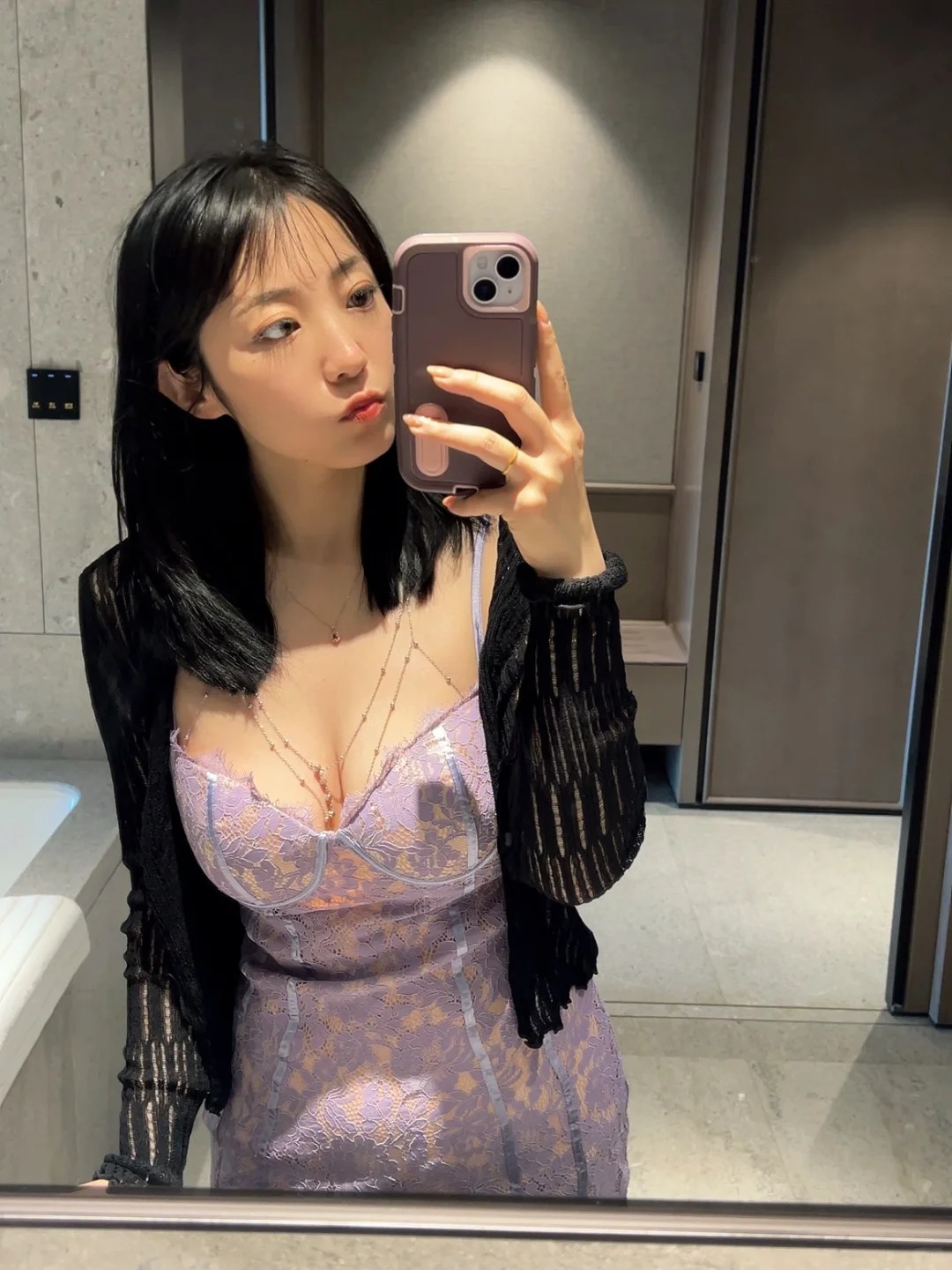 小美一下
毕竟朋友圈不敢发