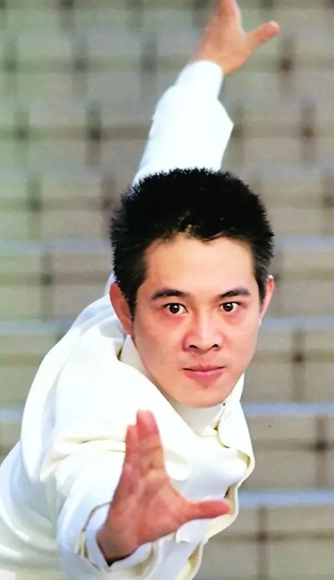 李连杰爱了利智30年，但伤了黄秋燕一辈子