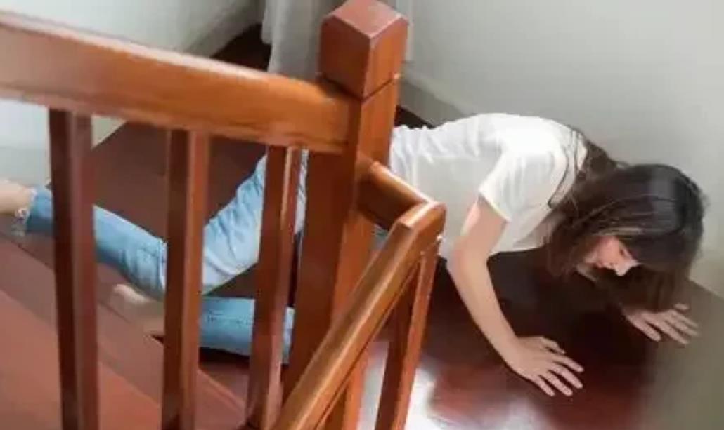 “冲动是魔鬼！”湖北，男子与妻子结婚不久，妻子便提出离婚。男子起初不愿意，而后同