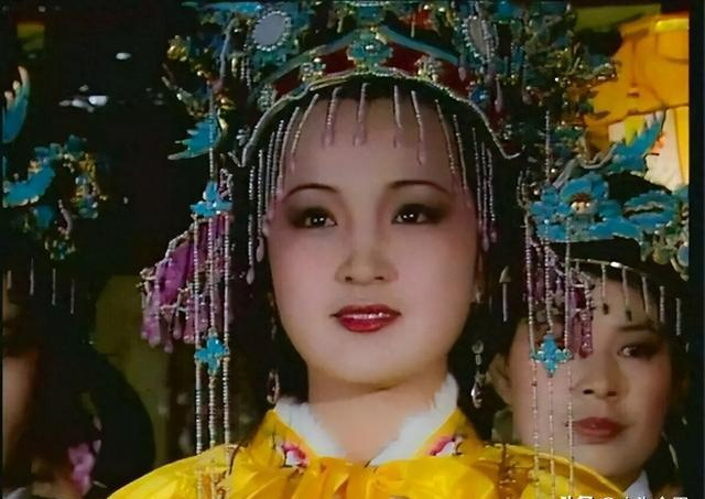 贾元春，宫廷玫瑰，荣耀与悲剧交织